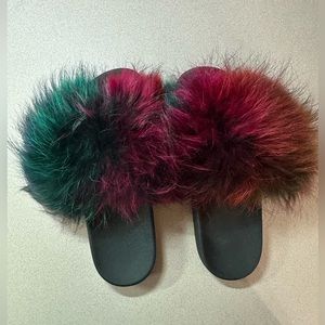 Women’s Size 13 Fuzzy Slides